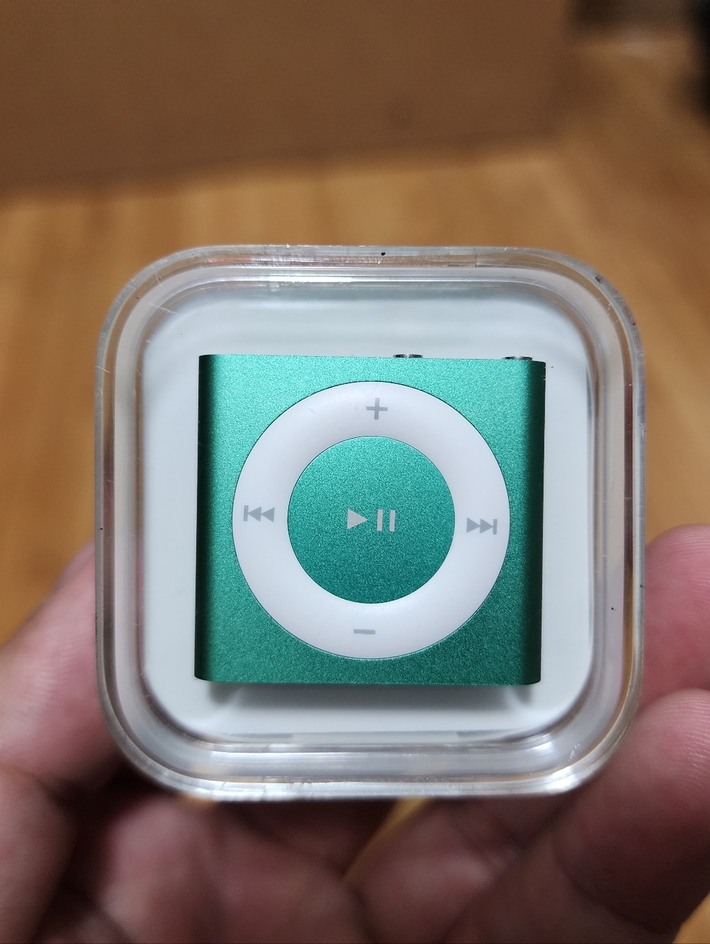 Apple iPod shuffle 4th Generation Green (2GB) NEW SEALED A1373 MD776LL/A Vintage